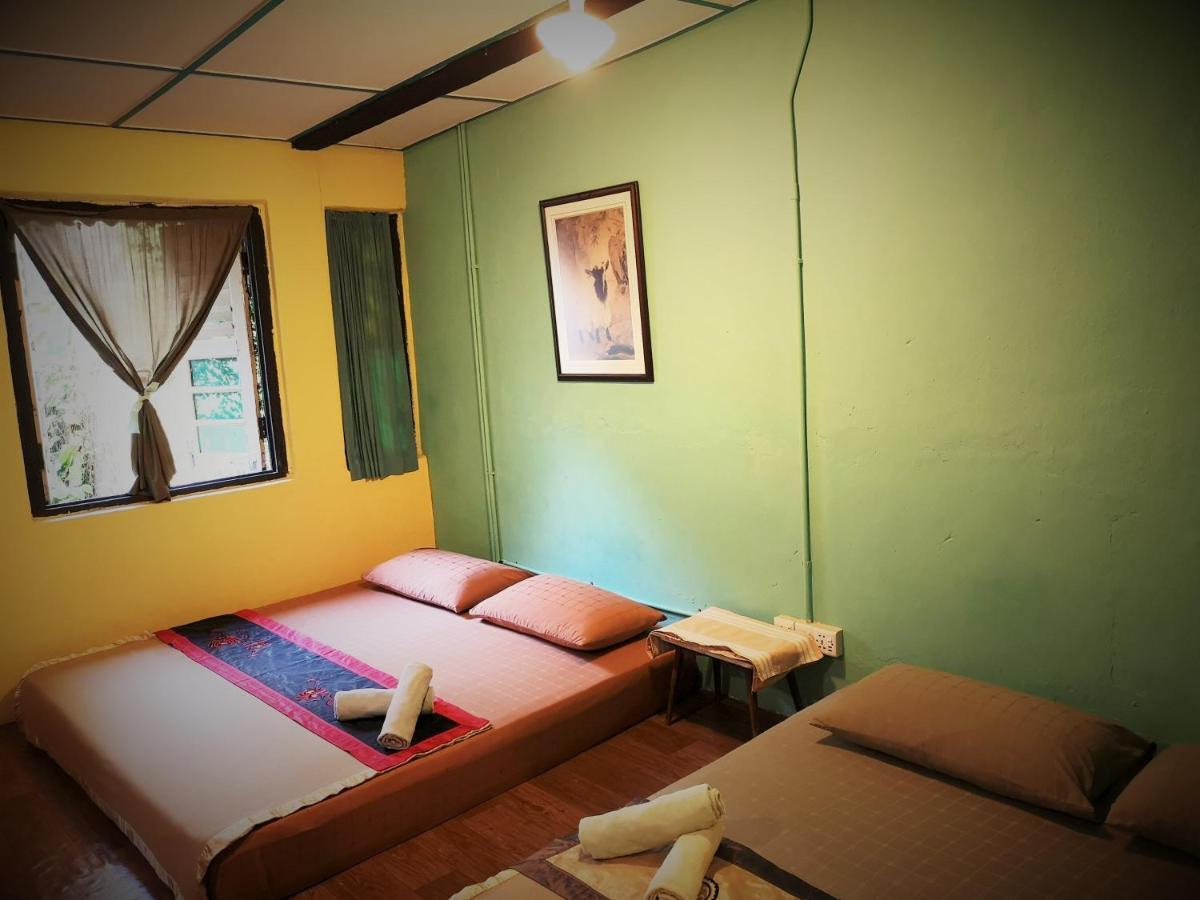 Moontree47 Motel George Town Exterior foto